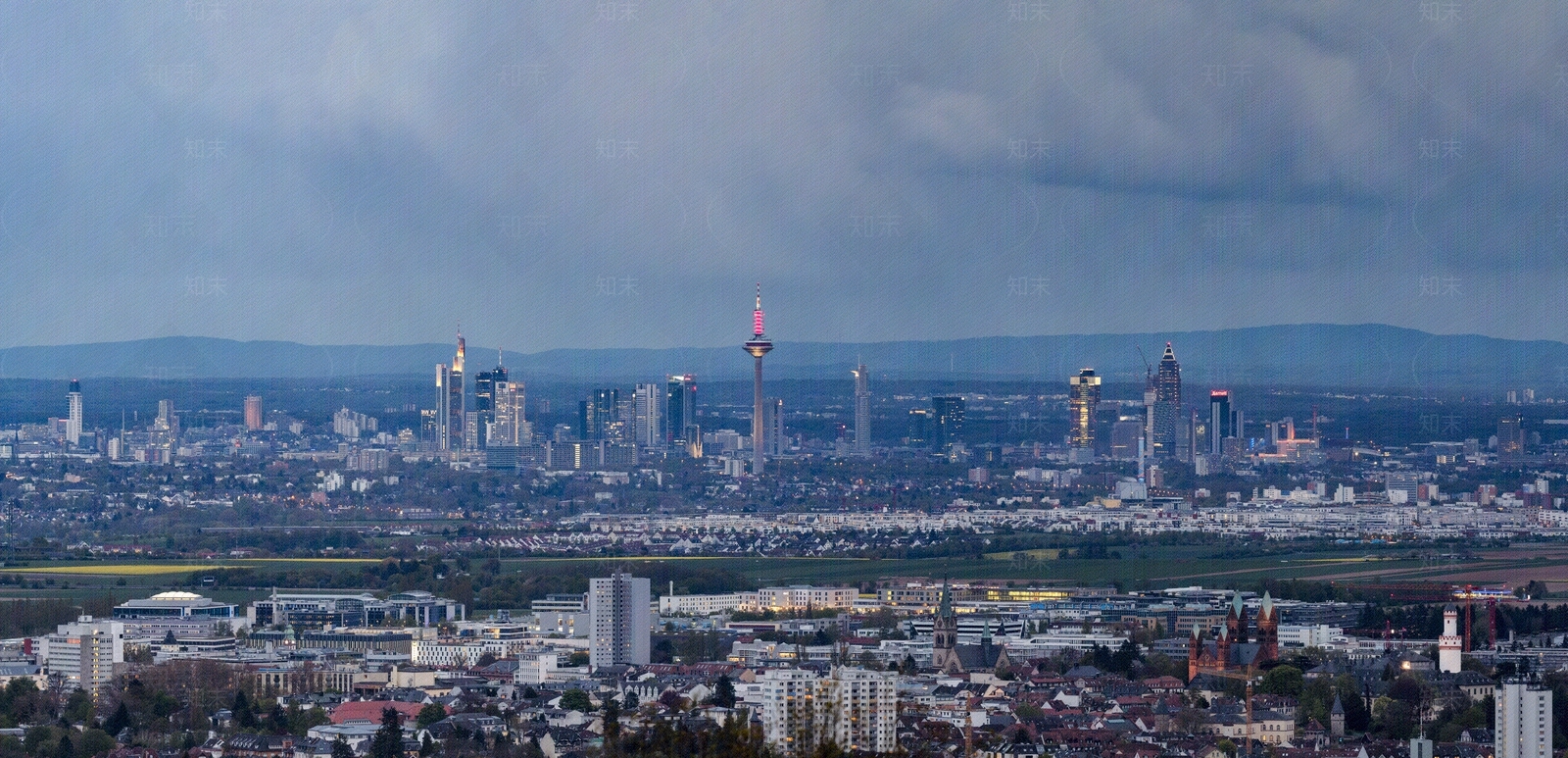 城市高楼阴天外景图贴图下载【ID:193201726】
