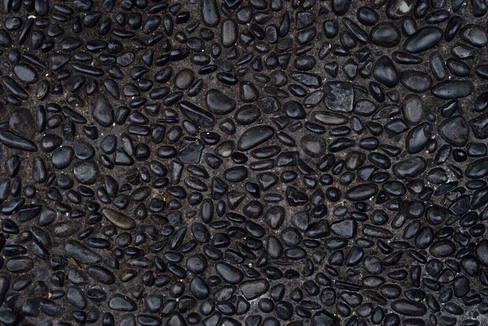 黑色鹅卵石地铺贴图下载