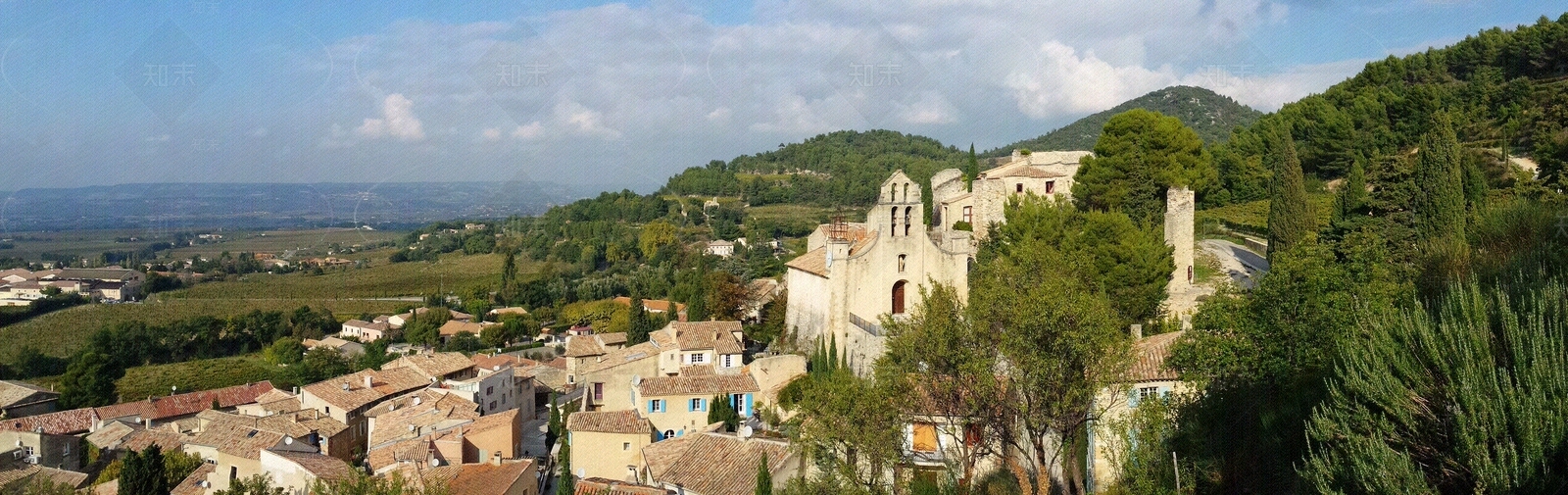 北欧山区城镇外景图贴图下载【ID:194985775】