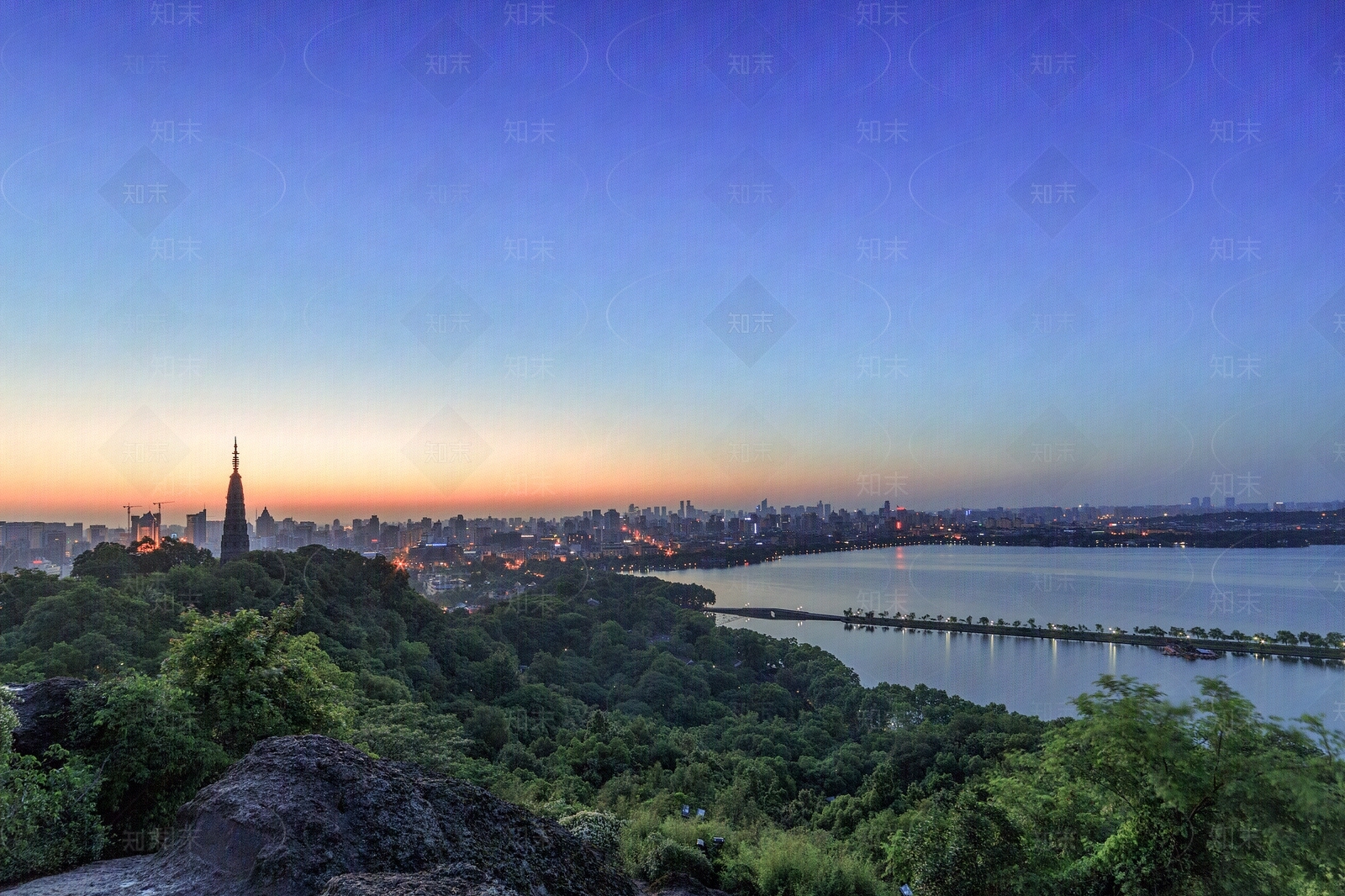 夜晚江景建筑外景贴图下载【ID:1114351776】