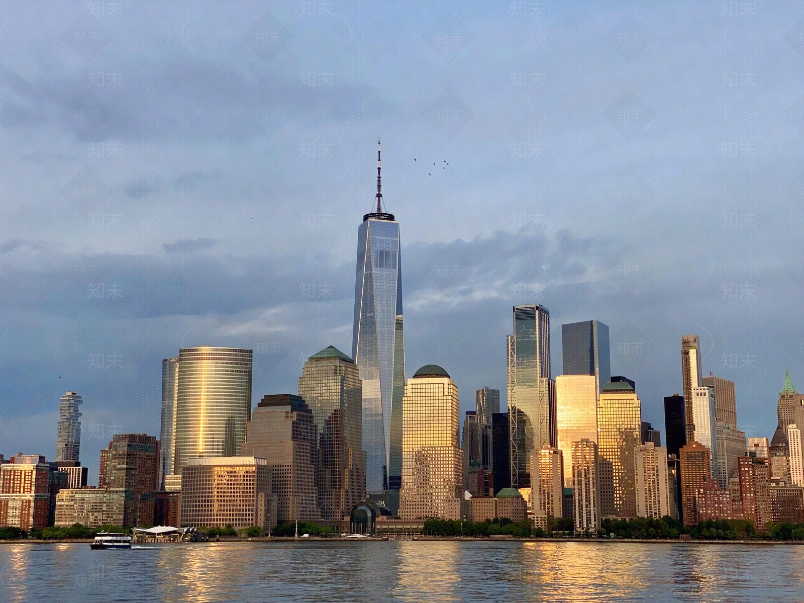 城市傍晚都市清晨江边建筑海边建筑窗户贴图贴图下载【ID:1116261966】