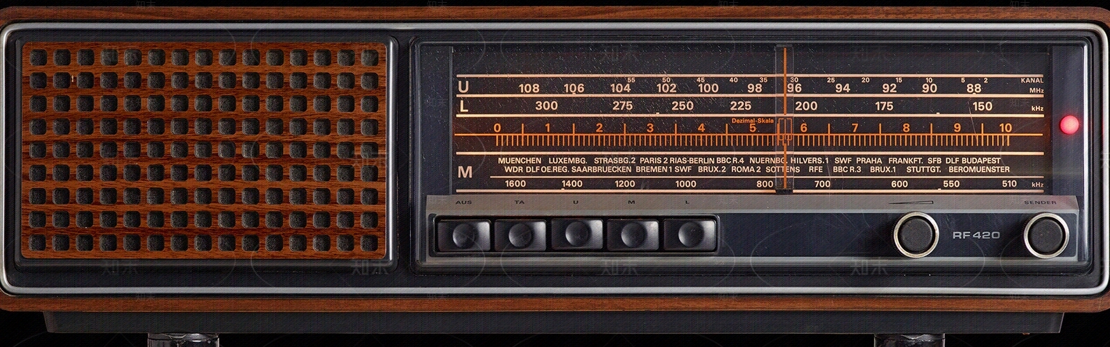 复古收音机装饰壁布贴图下载【ID:1132818027】