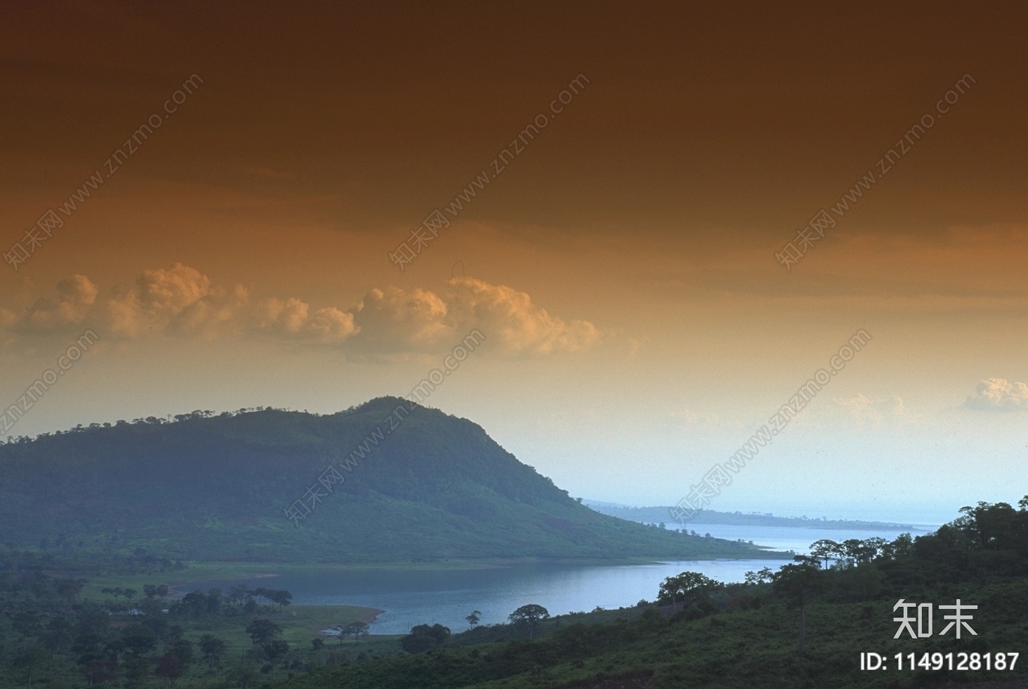 黄昏夕阳落日雾气傍晚彩霞晚霞云朵白云蓝天日景日落夜景外景天空自然风景贴图下载【ID:1149128187】