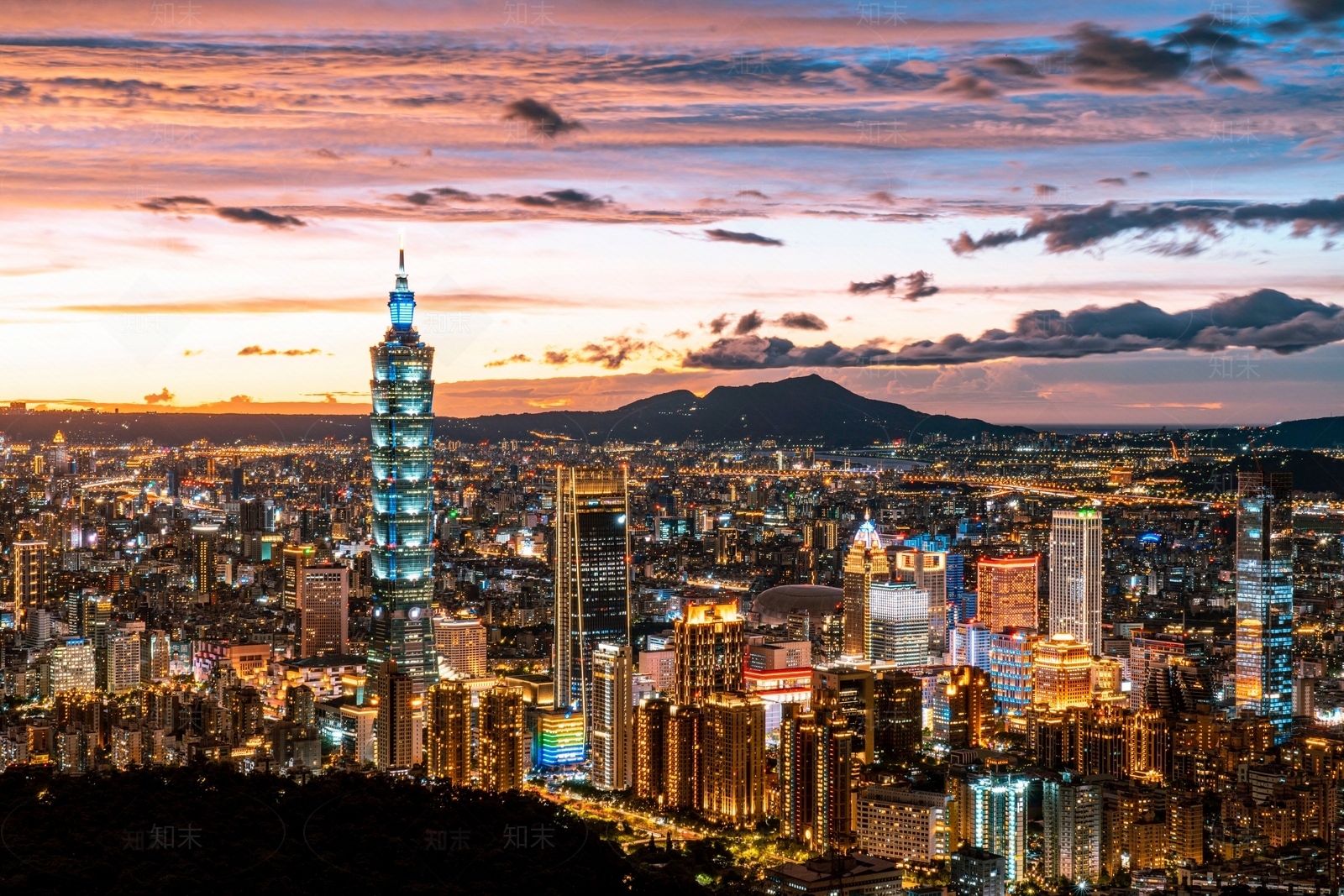 城市高层建筑夜景贴图下载【ID:1152308747】