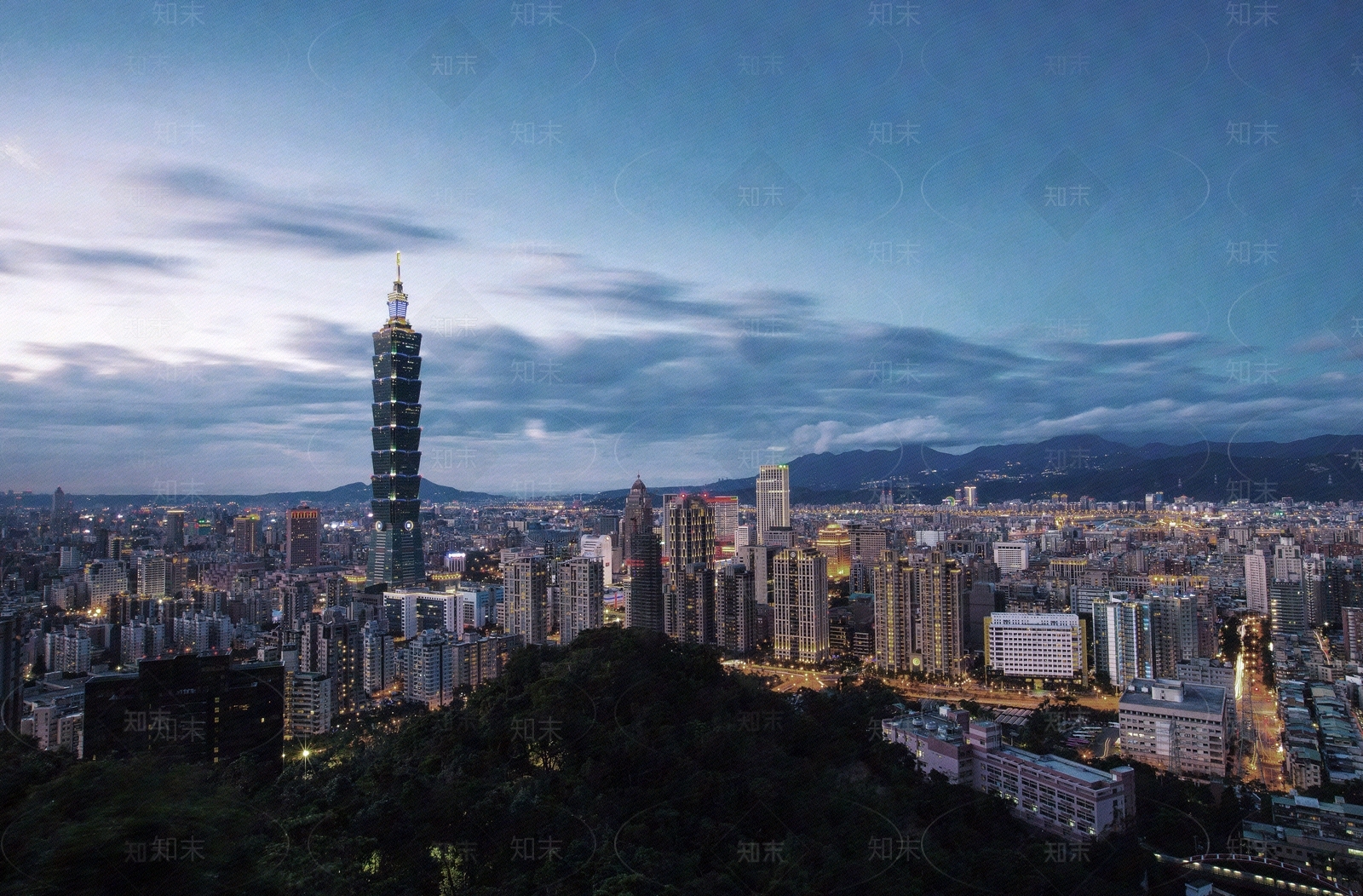 城市夜景外景热闹都市灯光贴图下载【ID:1152667463】