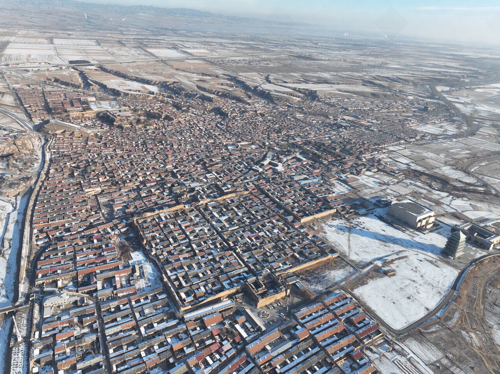 暖泉古镇街道外景航拍贴图下载【ID:1156493363】