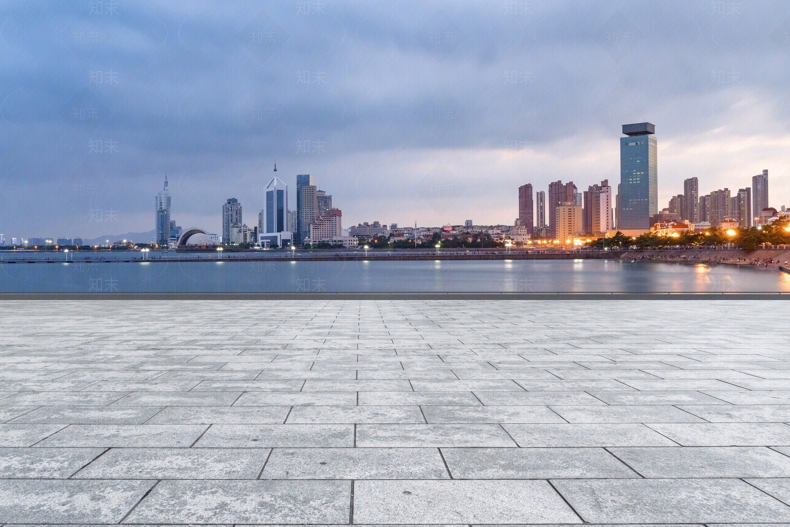 傍晚城市广场外景贴图下载【ID:1157503448】