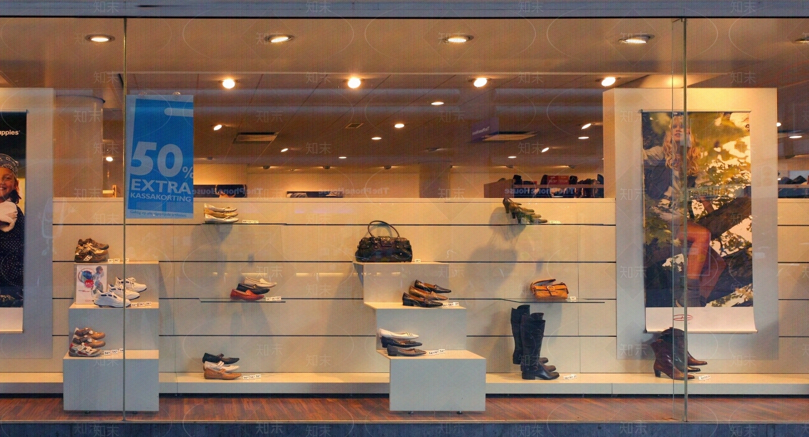 商业内透鞋包商场贴图下载【ID:1161343782】