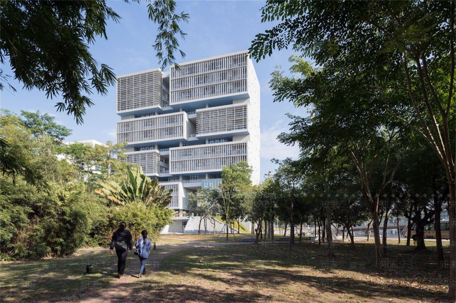 现代学校建筑SU模型下载【ID:1185618446】