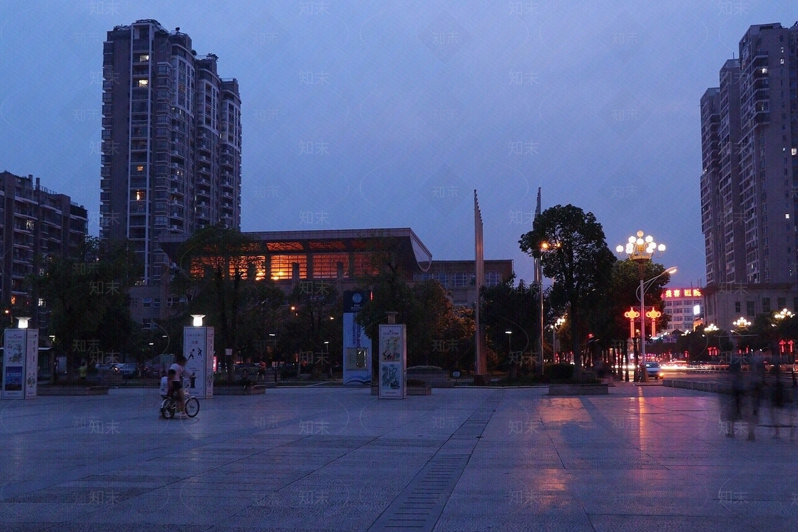 晚上小区外景贴图下载【ID:834090245】